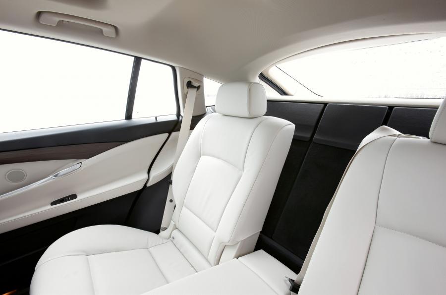  BMW 5-Series GT 2010 года  (фото 51 из 133)